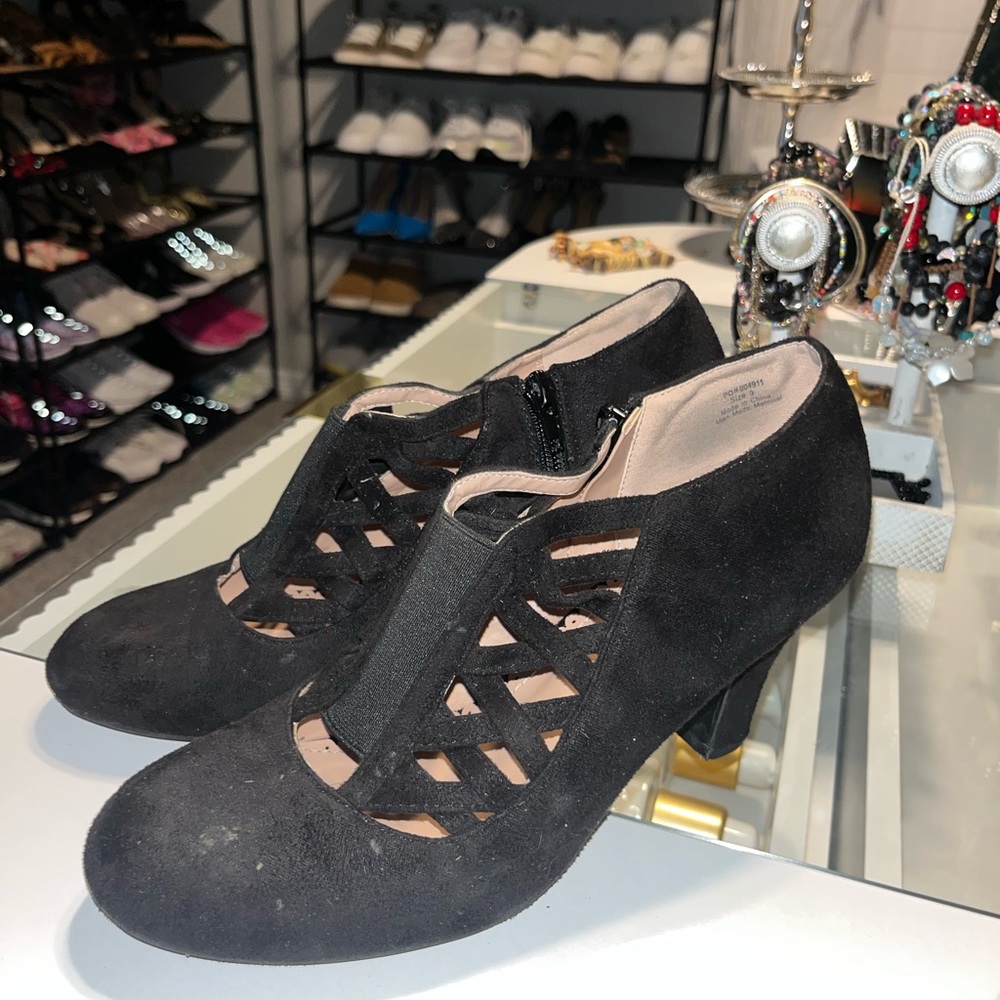 Elegant Black Women's Heeled Shoes